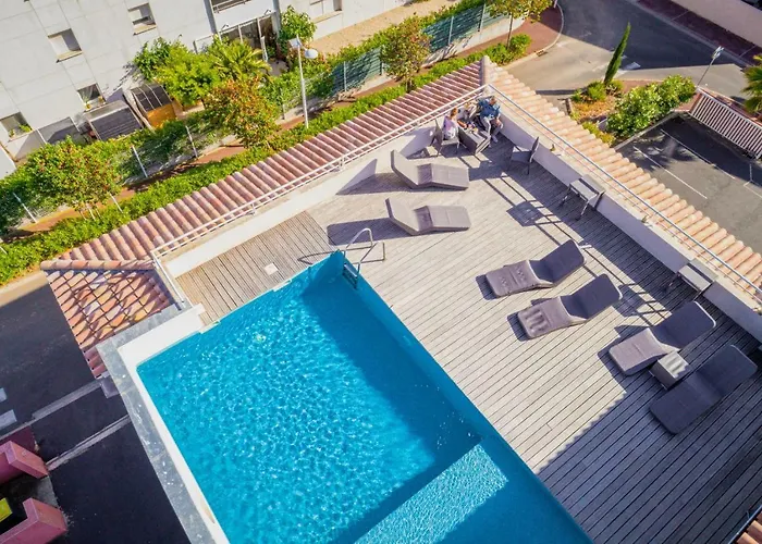 Hotel Grand Cap Rooftop Pool